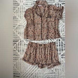 NEVER WORN 2X Juicy Couture leopard print 2 piece pajama set